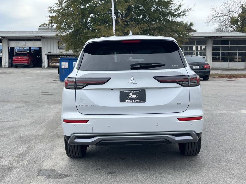 New 2026 Mitsubishi Outlander SE image 4