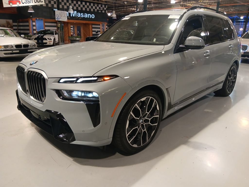 Certified 2026 BMW X7 xDrive40i w/ M Sport Package AWD/4WD image 8