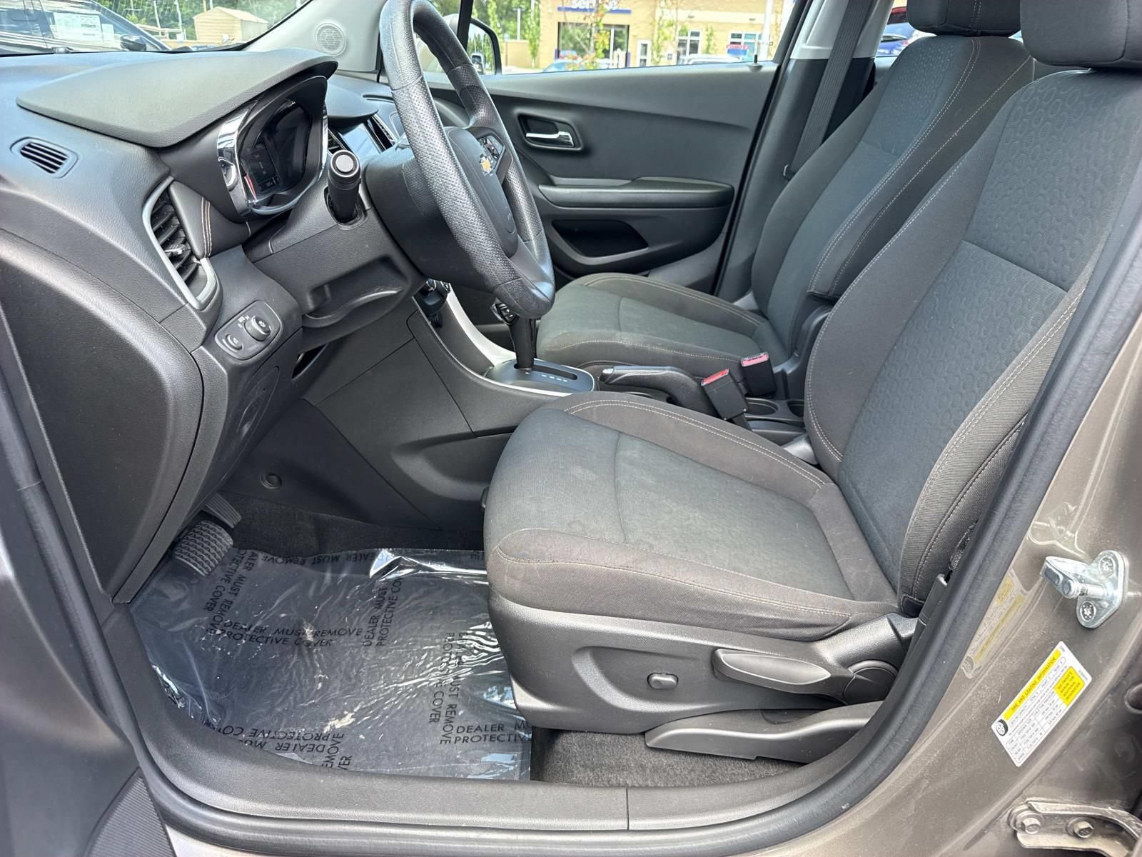 Used 2021 Chevrolet Trax LS AWD/4WD image 29