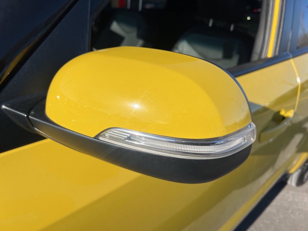 Used 2015 Kia Soul ! w/ Sun & Sound Package image 32