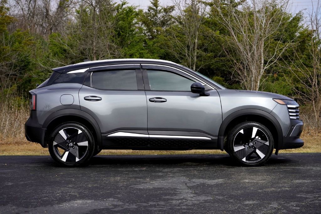 Used 2025 Nissan Kicks SR image 5