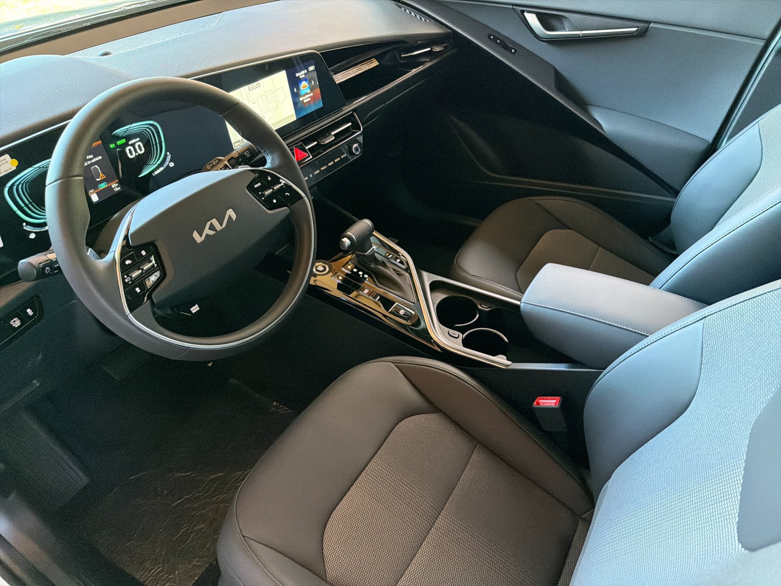 New 2026 Kia Niro EX FWD image 10
