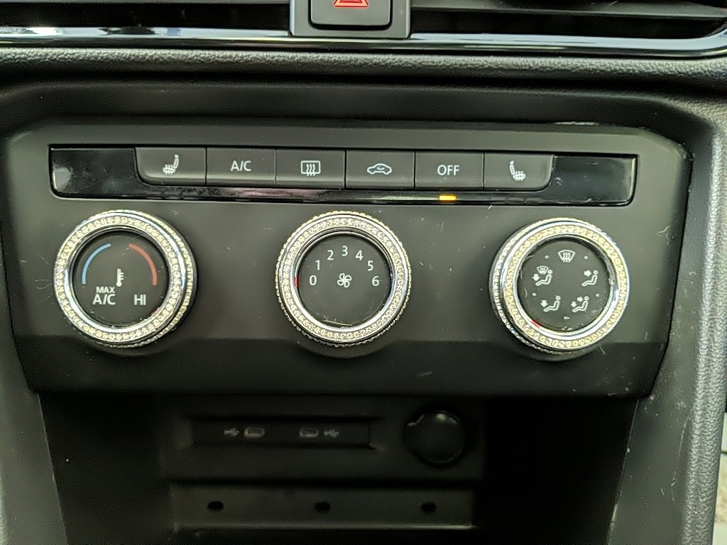 Used 2022 Volkswagen Taos SE w/ Panoramic Sunroof Package image 19