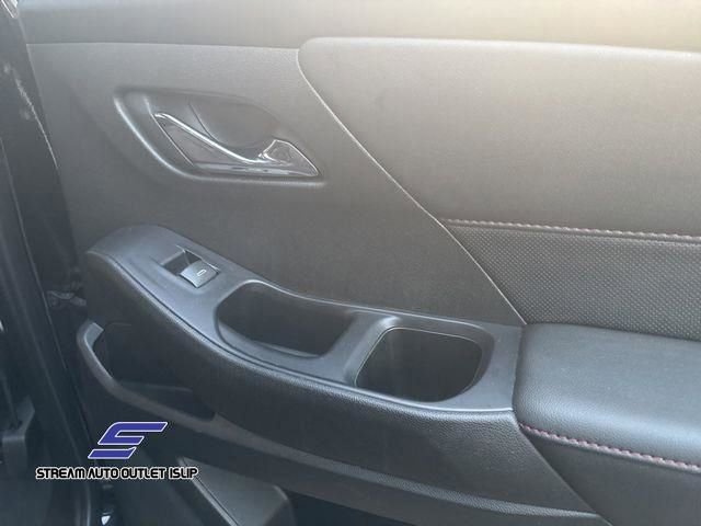 Used 2022 Chevrolet Traverse RS image 19