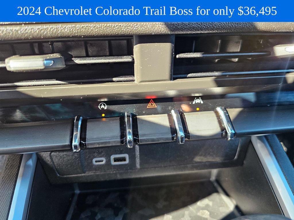 Used 2024 Chevrolet Colorado Trail Boss w/ Advanced Trailering Package AWD/4WD image 28