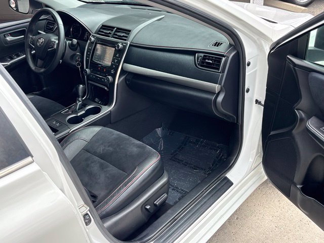 Used 2016 Toyota Camry XSE w/ Moonroof Package FWD image 23