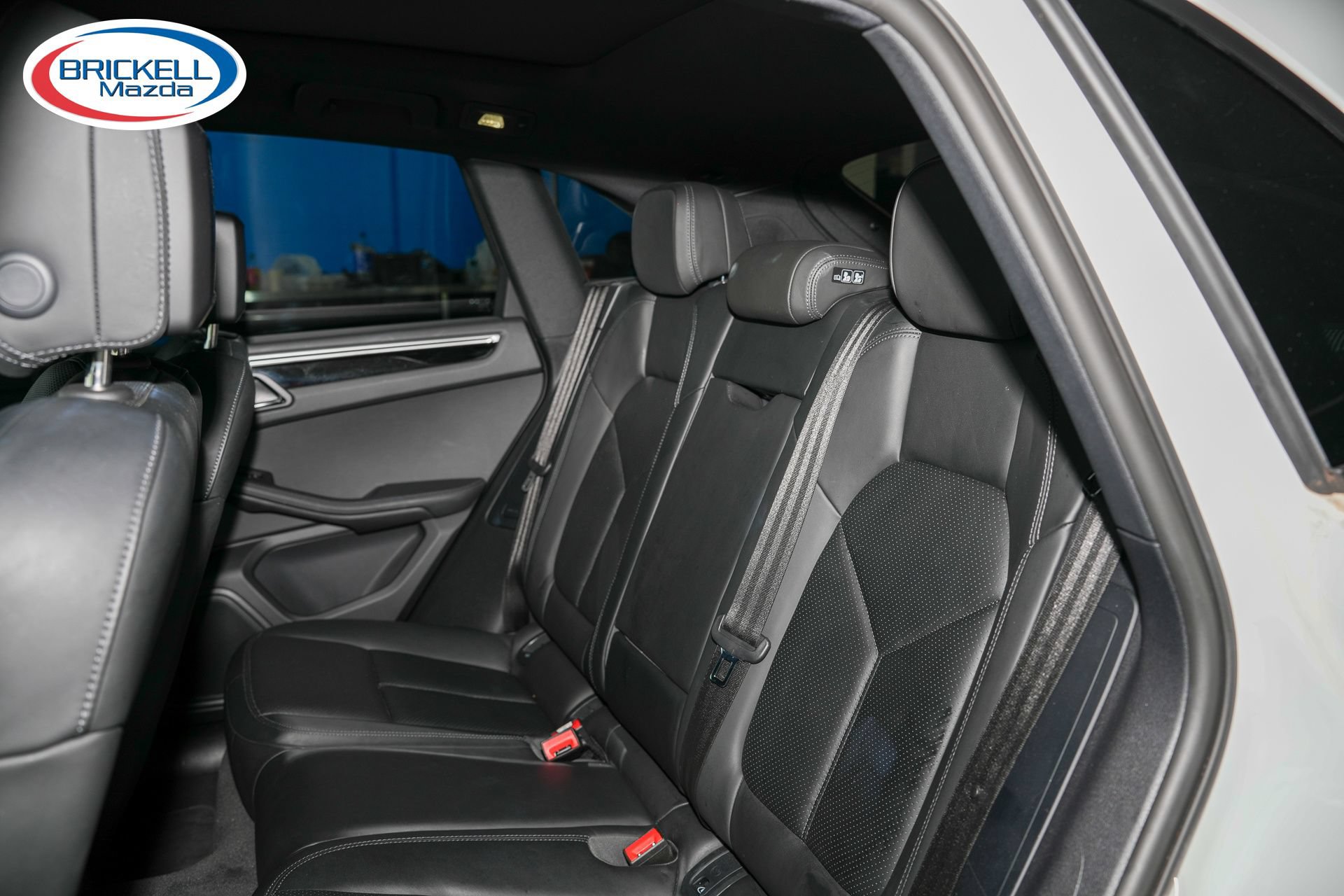 Used 2022 Porsche Macan AWD/4WD image 19