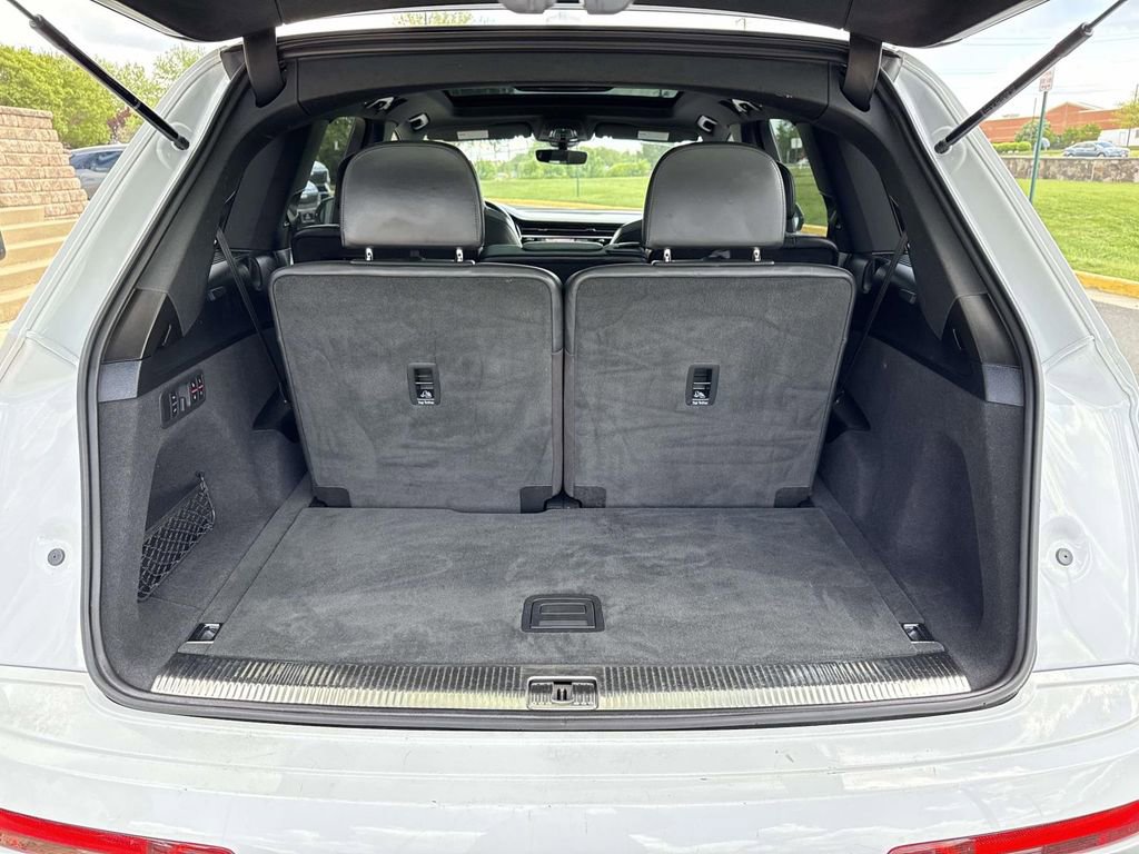 Used 2021 Audi SQ7 Premium Plus w/ Driver Assistance Package image 24