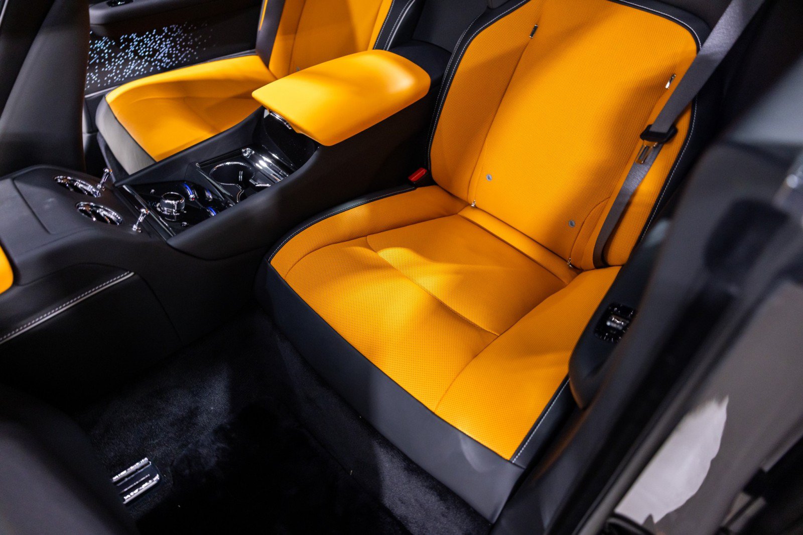 Used 2024 Rolls-Royce Spectre w/ Spectre Launch Package AWD/4WD image 39