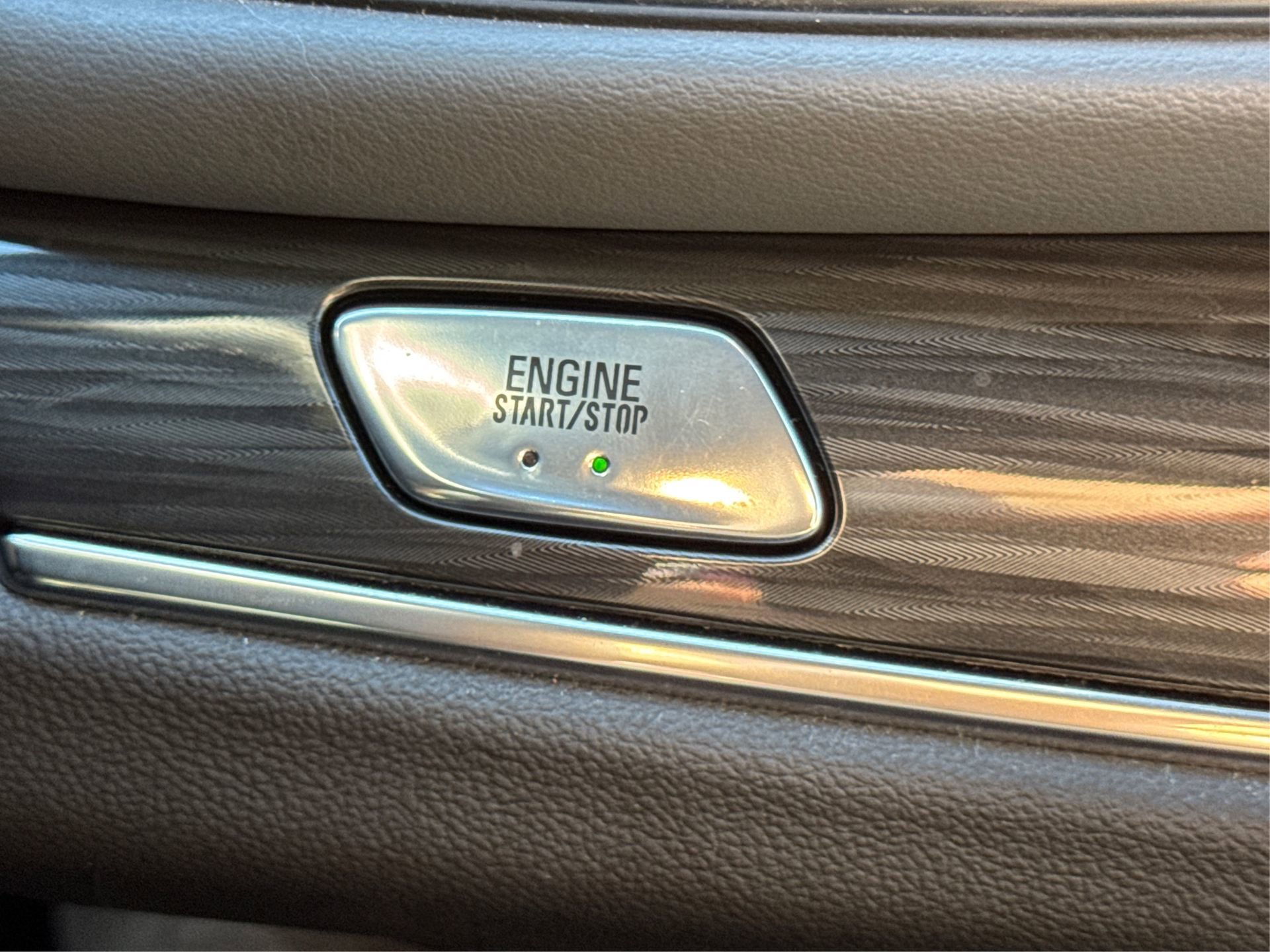 Certified 2024 Buick Enclave Essence image 32