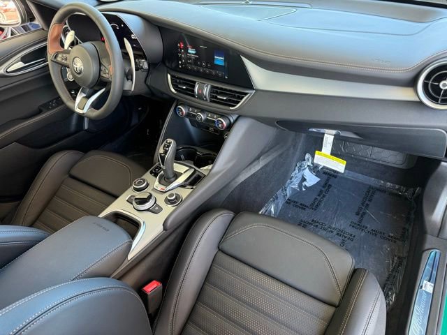 New 2025 Alfa Romeo Giulia w/ Driving Assist Package image 14