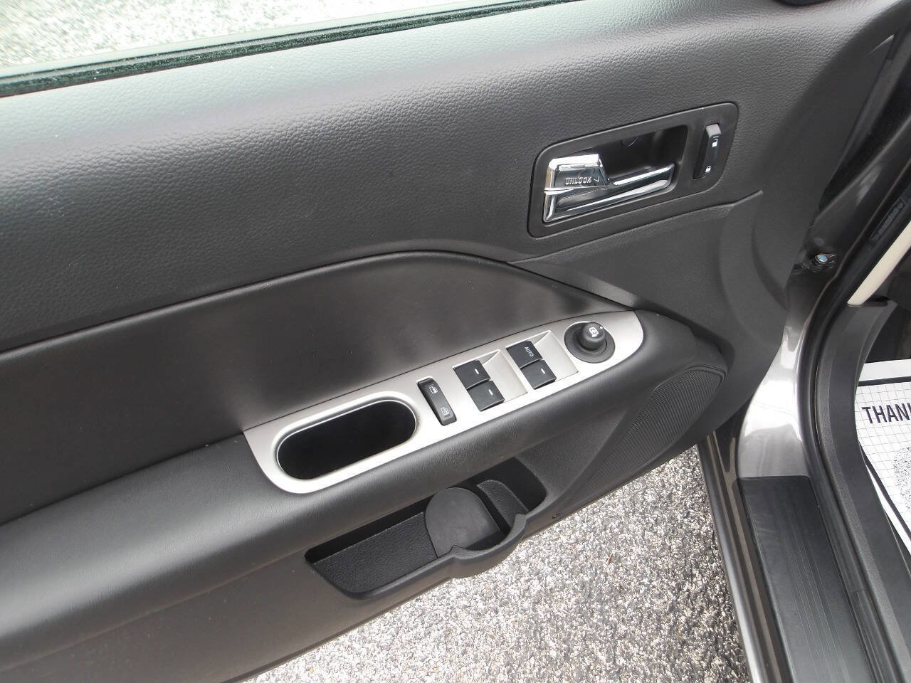 Used 2010 Ford Fusion SEL image 9