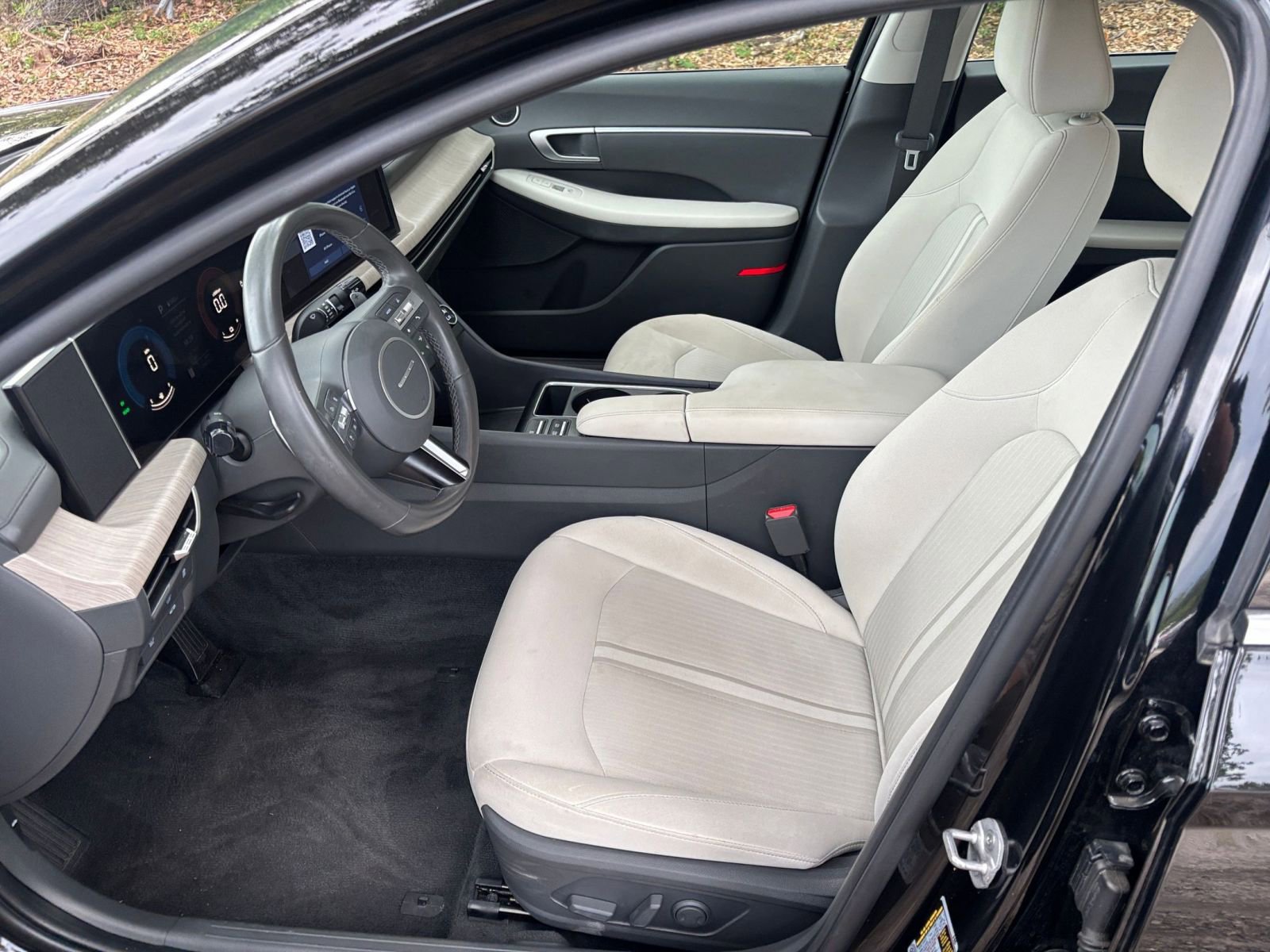 Used 2025 Hyundai Sonata SEL FWD image 28