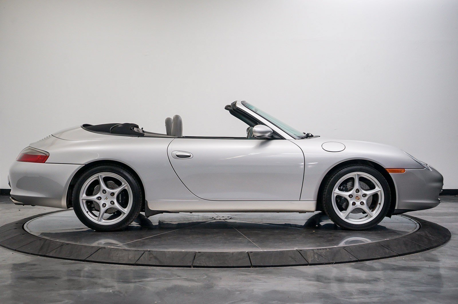 Used 2003 Porsche 911 Carrera RWD image 14