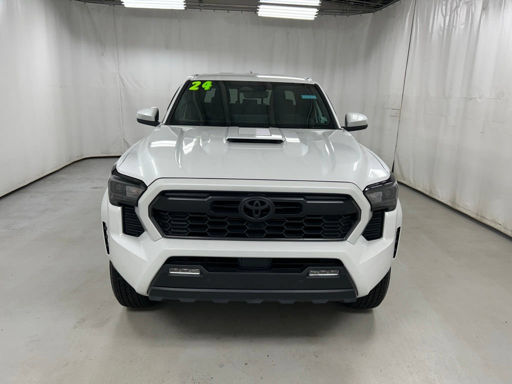 Certified 2024 Toyota Tacoma TRD Sport w/ TRD Sport Upgrade Package AWD/4WD image 4
