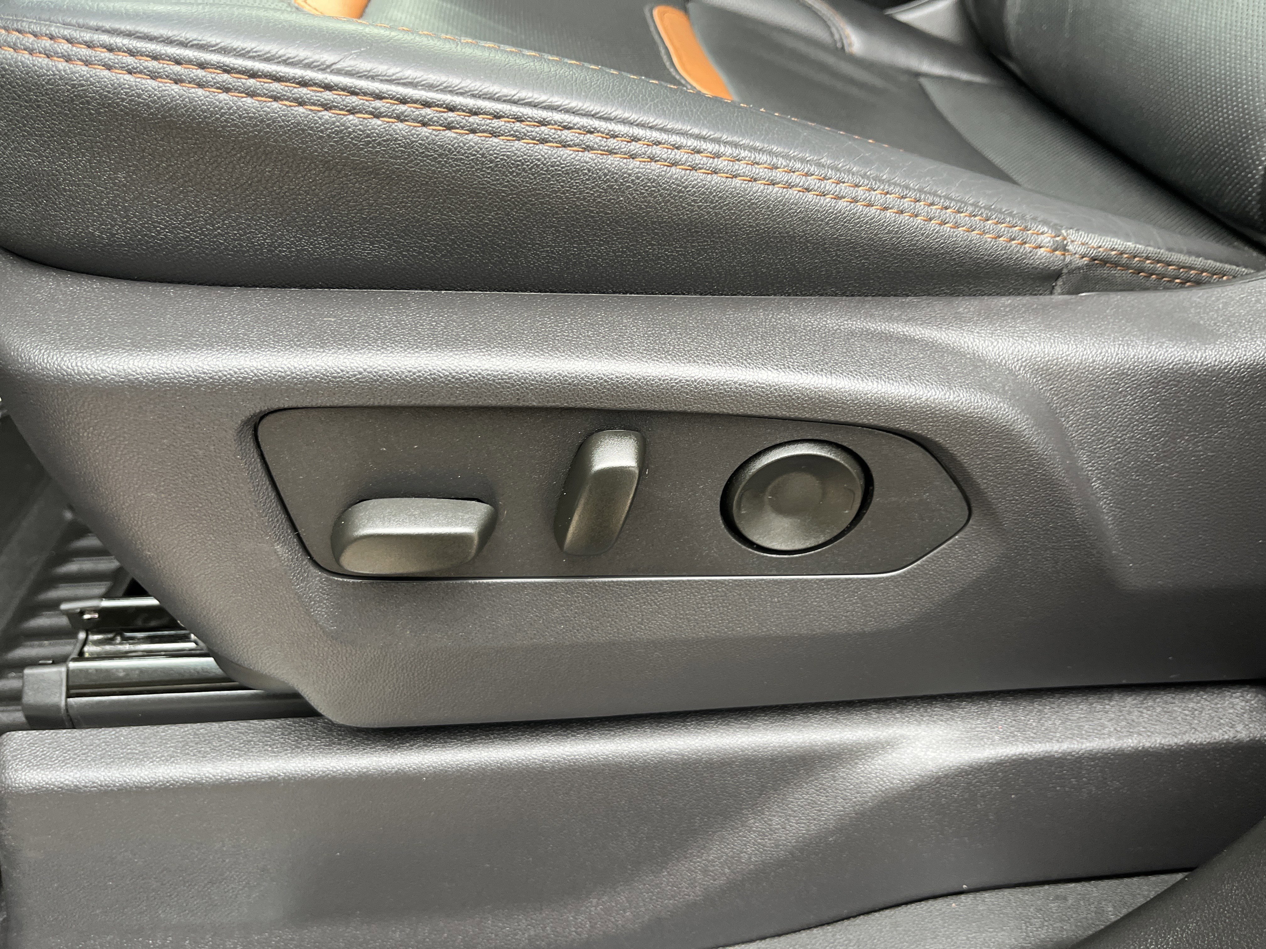 Used 2025 GMC Sierra 2500 AT4 w/ AT4 Premium Plus Package image 26