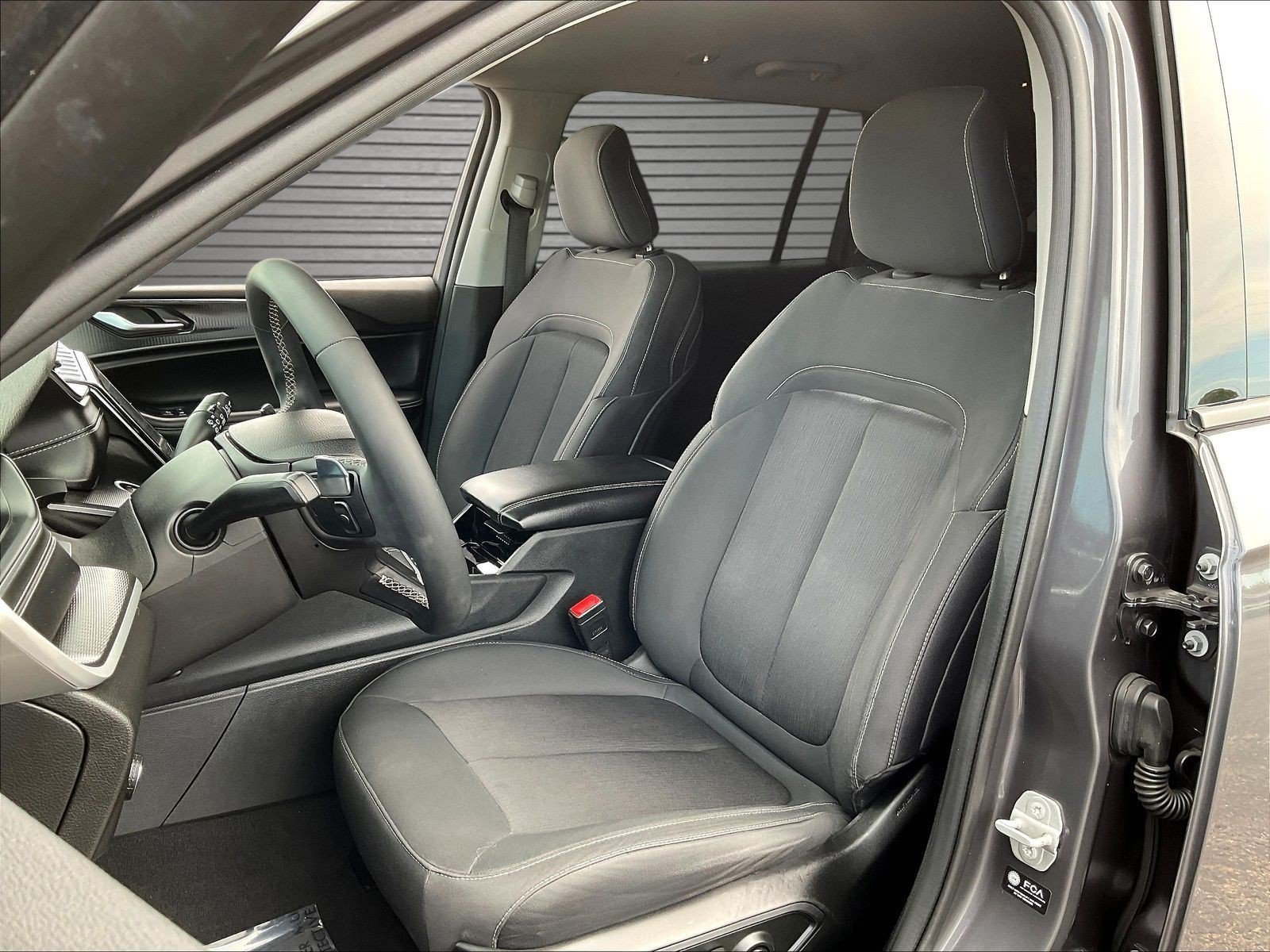 Used 2023 Jeep Grand Cherokee L Laredo AWD/4WD image 19