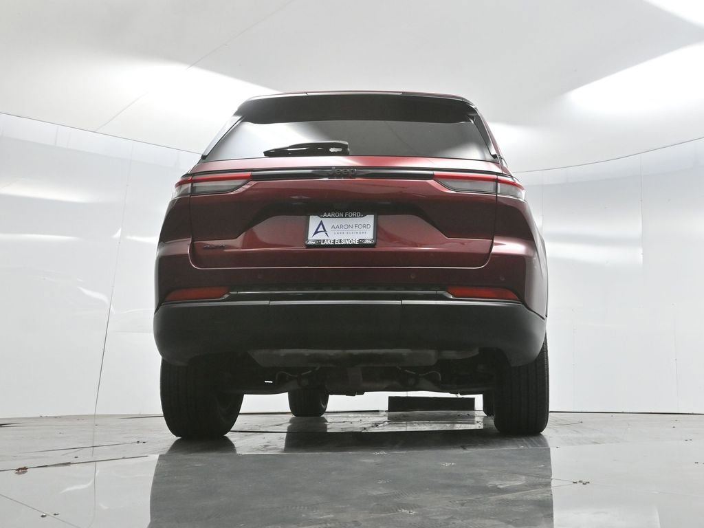 Used 2024 Jeep Grand Cherokee Altitude image 52