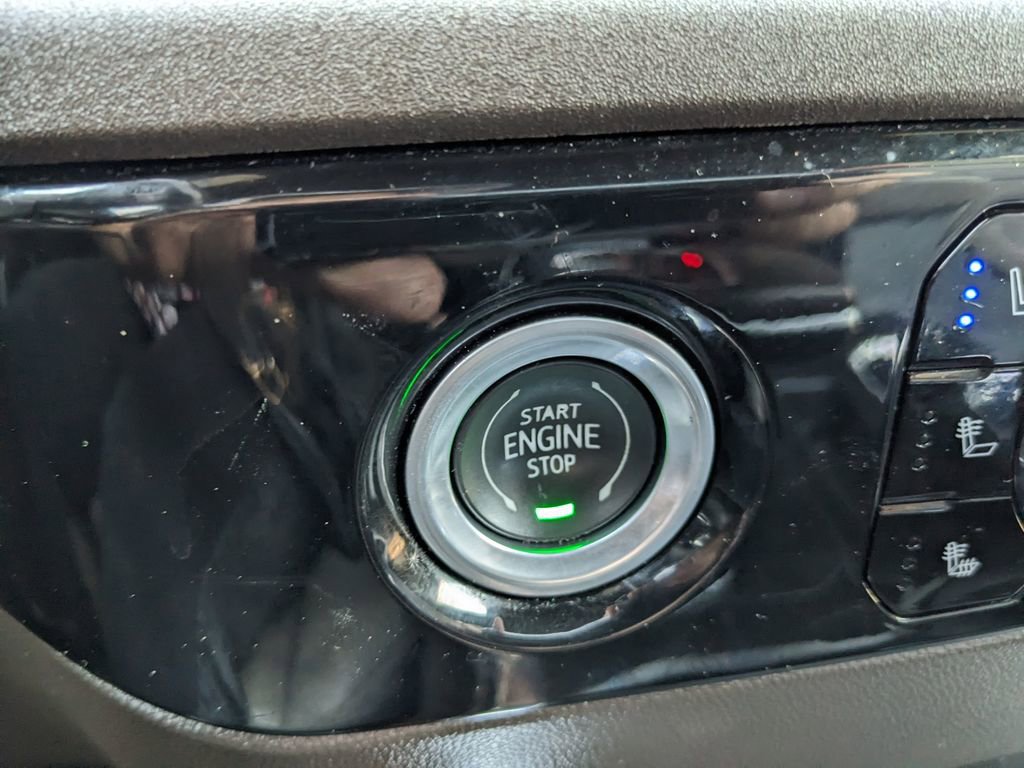 Used 2022 GMC Sierra 1500 SLT w/ SLT Convenience Package AWD/4WD image 33