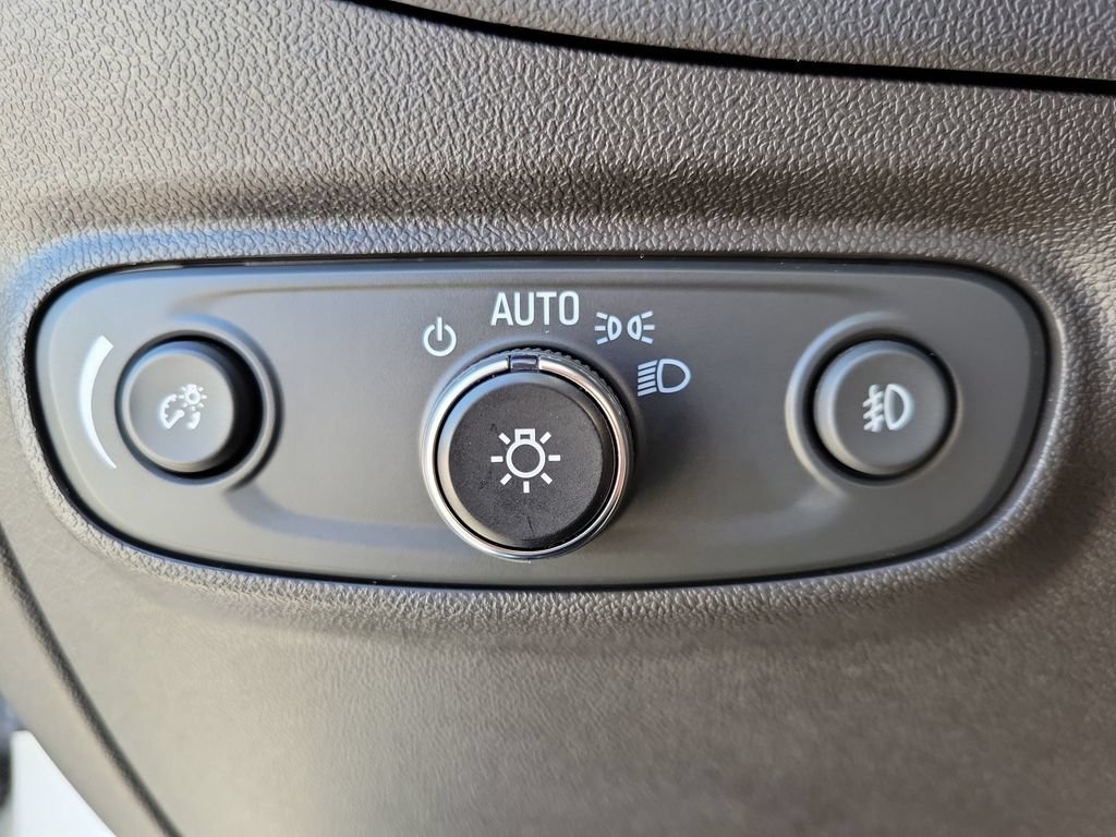 Used 2022 Chevrolet Equinox Premier AWD/4WD image 23