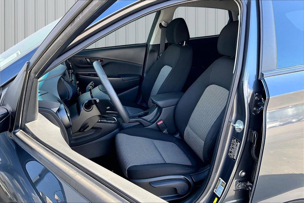 Used 2022 Hyundai Kona SE image 13