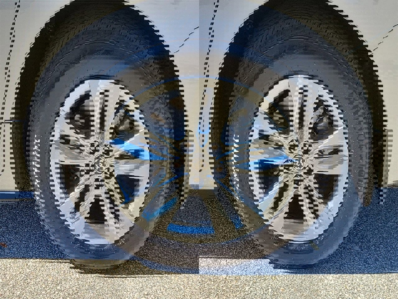 Used 2025 Toyota Sienna Limited image 5