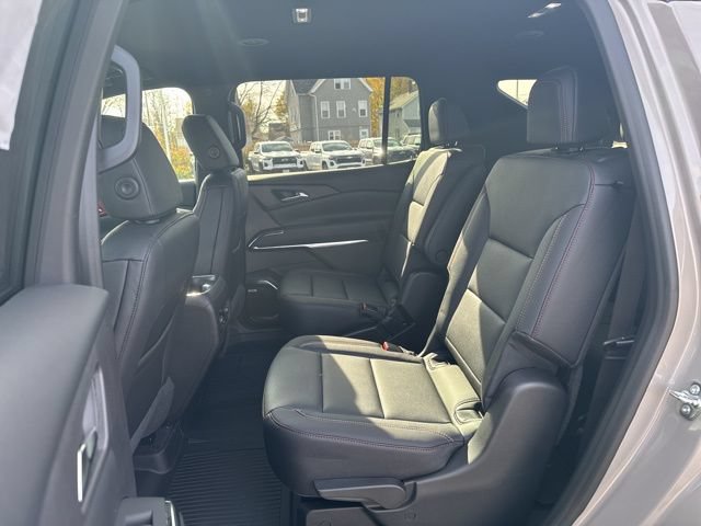 New 2026 Chevrolet Traverse Z71 w/ Enhanced Driving Package AWD/4WD image 11