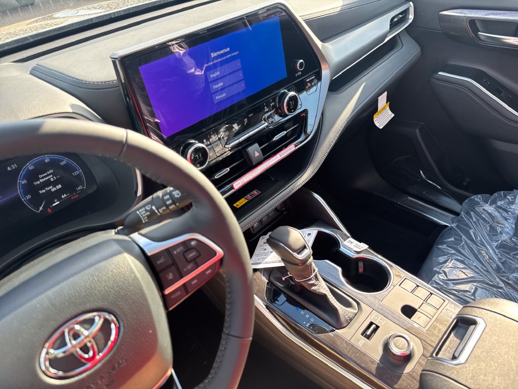 New 2026 Toyota Highlander Platinum AWD/4WD image 20