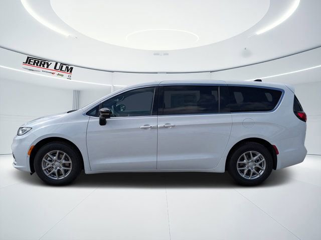 New 2026 Chrysler Pacifica Select FWD image 6