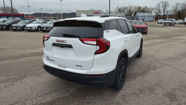 Used 2022 GMC Terrain SLE w/ Driver Convenience Package AWD/4WD image 12