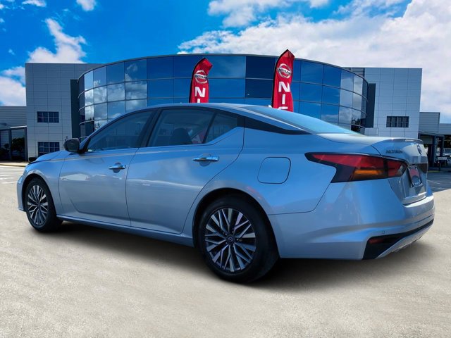 Used 2024 Nissan Altima 2.5 SV image 5