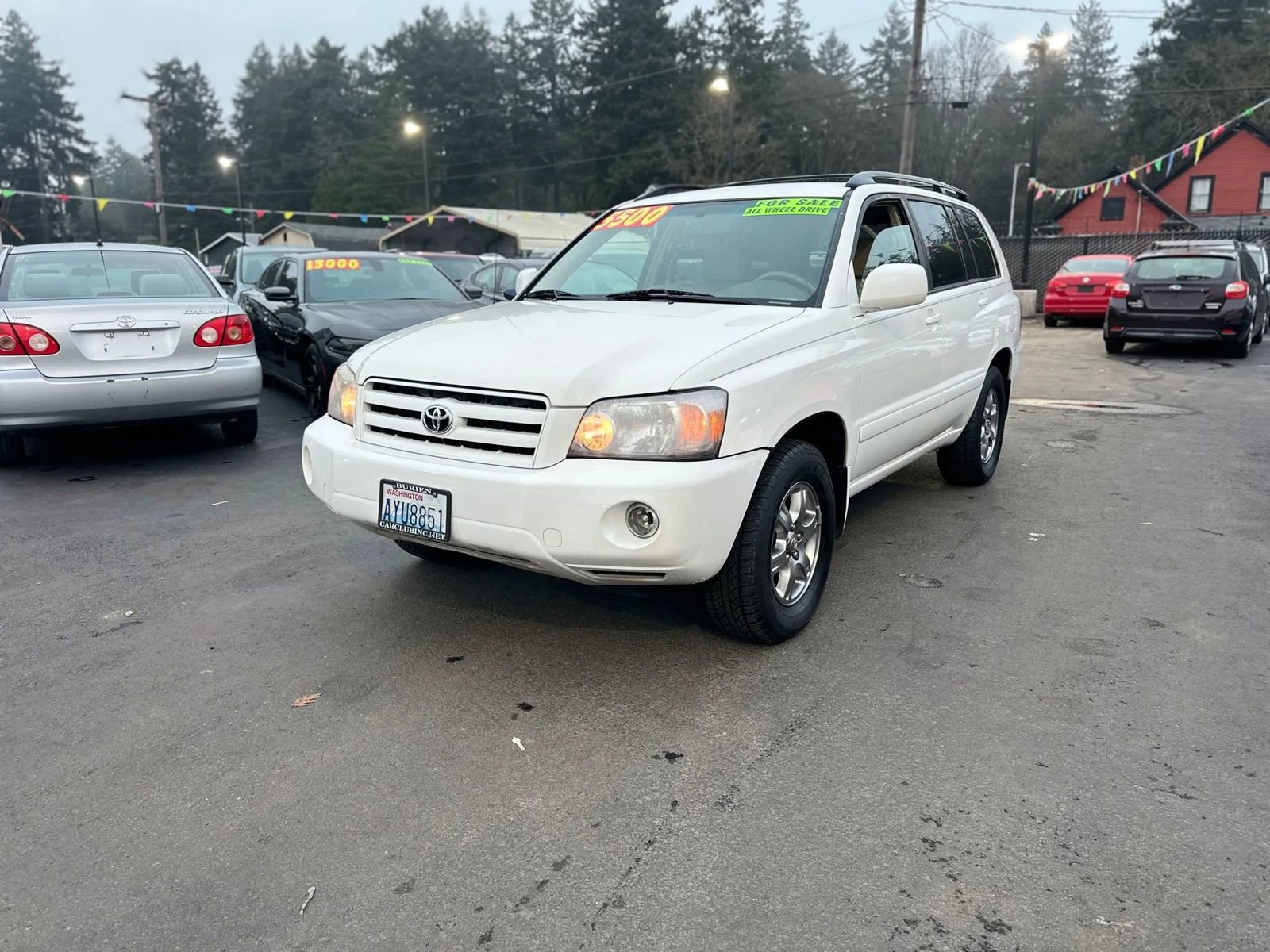 Used 2005 Toyota Highlander 4WD V6 w/ 3rd Row image 3