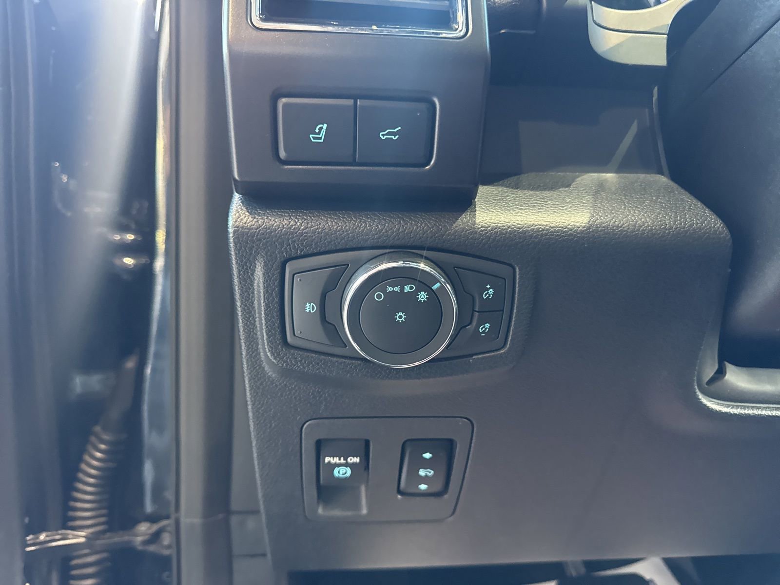 Certified 2020 Ford Expedition Limited w/ Equipment Group 301A AWD/4WD image 24