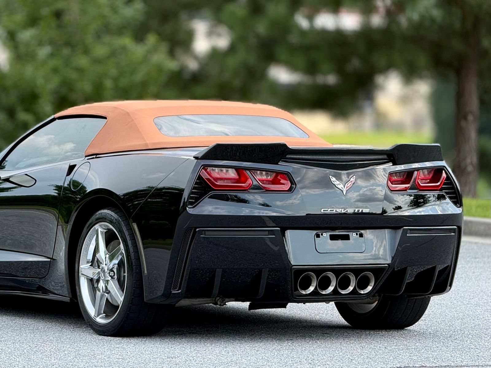 Used 2015 Chevrolet Corvette Stingray Convertible w/ 3LT Preferred Equipment Group RWD image 38