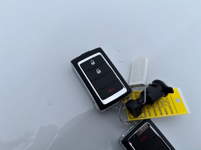 Used 2025 Jeep Grand Cherokee Laredo image 14