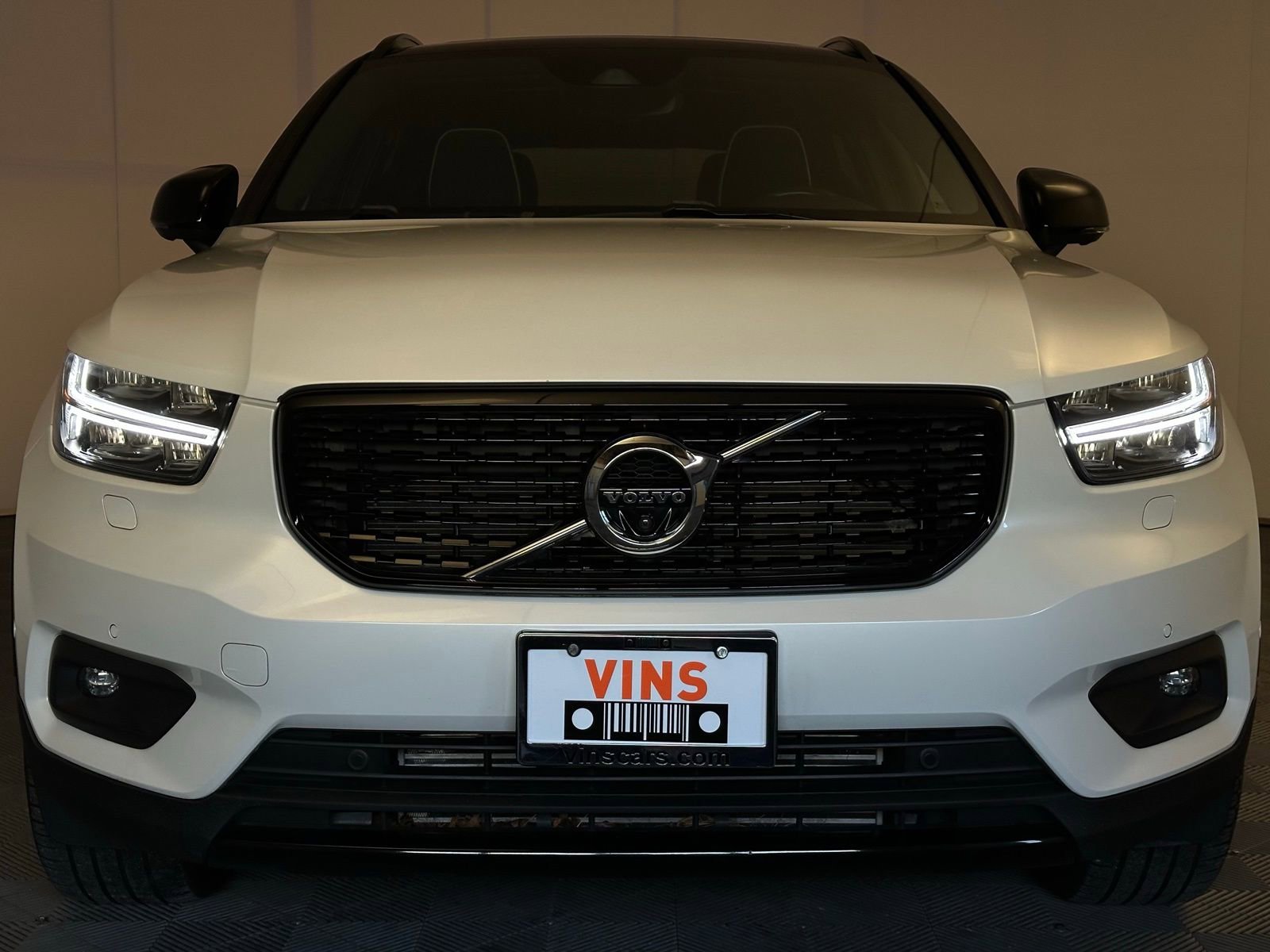 Used 2019 Volvo XC40 T5 R-Design image 23