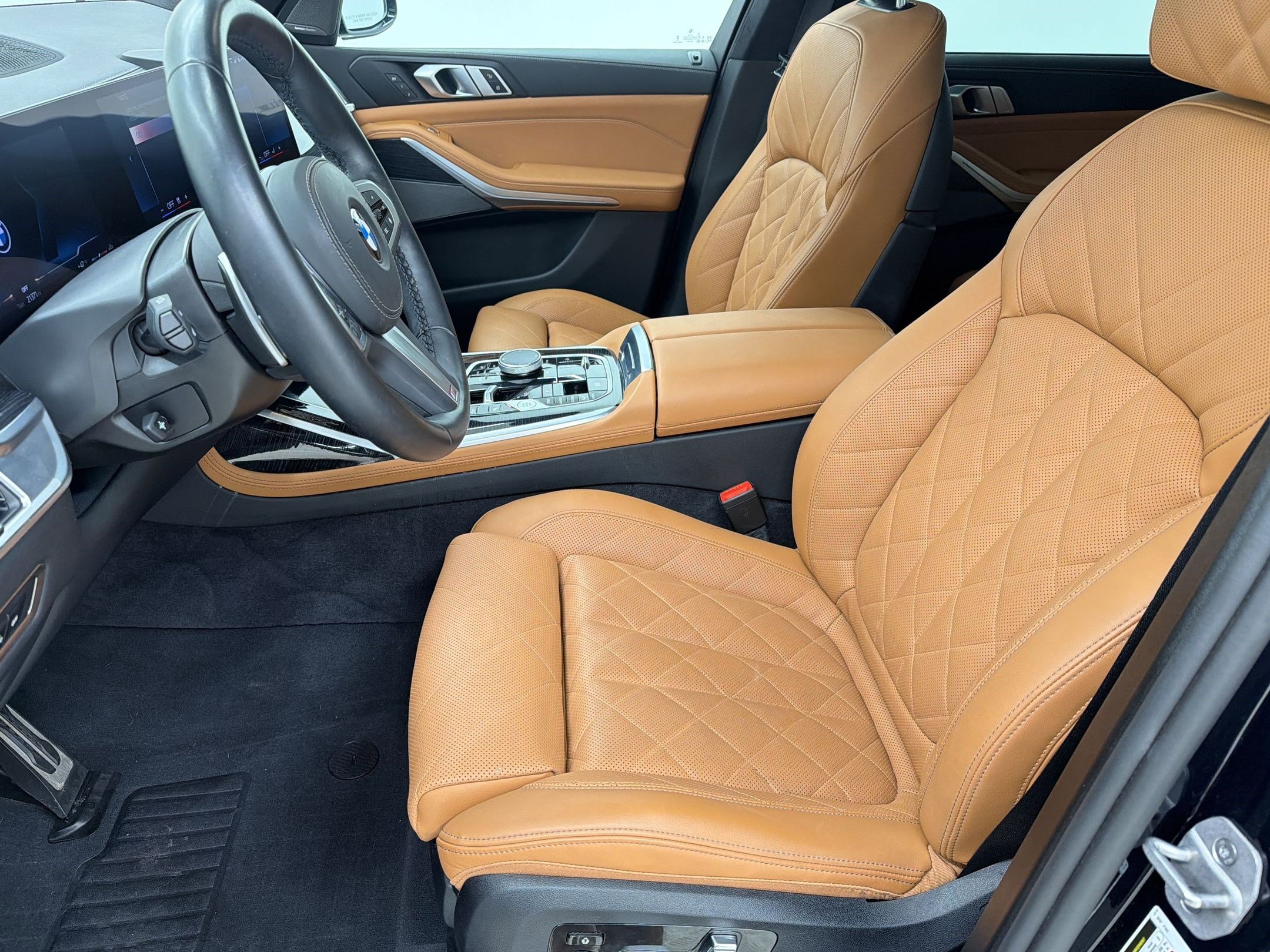 Certified 2025 BMW X7 xDrive40i w/ M Sport Package AWD/4WD image 5