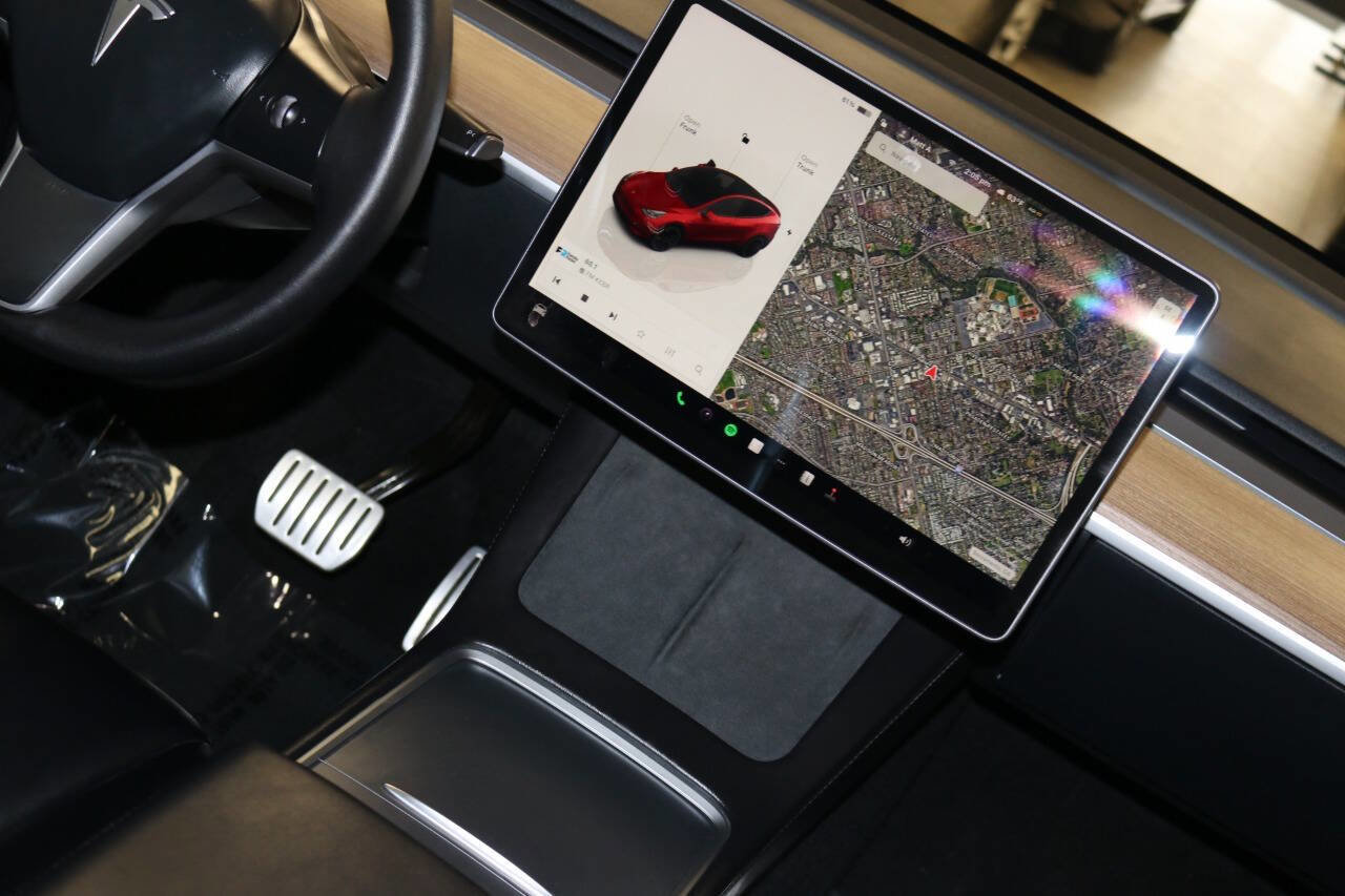 Used 2023 Tesla Model Y Performance image 21