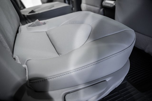 New 2025 Toyota Highlander Platinum image 33