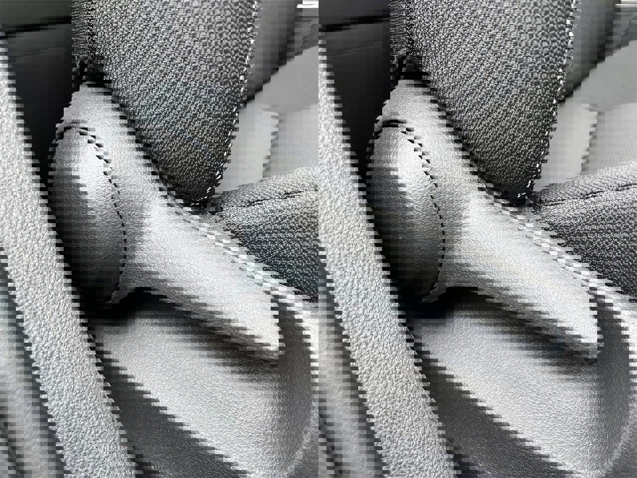 Used 2025 Toyota Corolla LE image 25