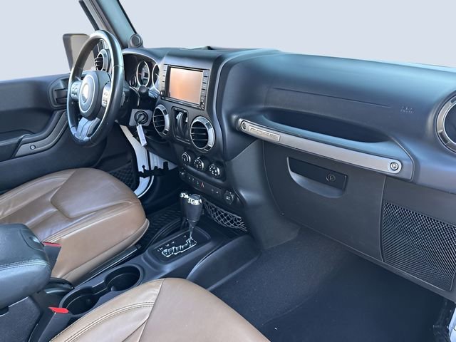 Used 2013 Jeep Wrangler Sahara AWD/4WD image 9
