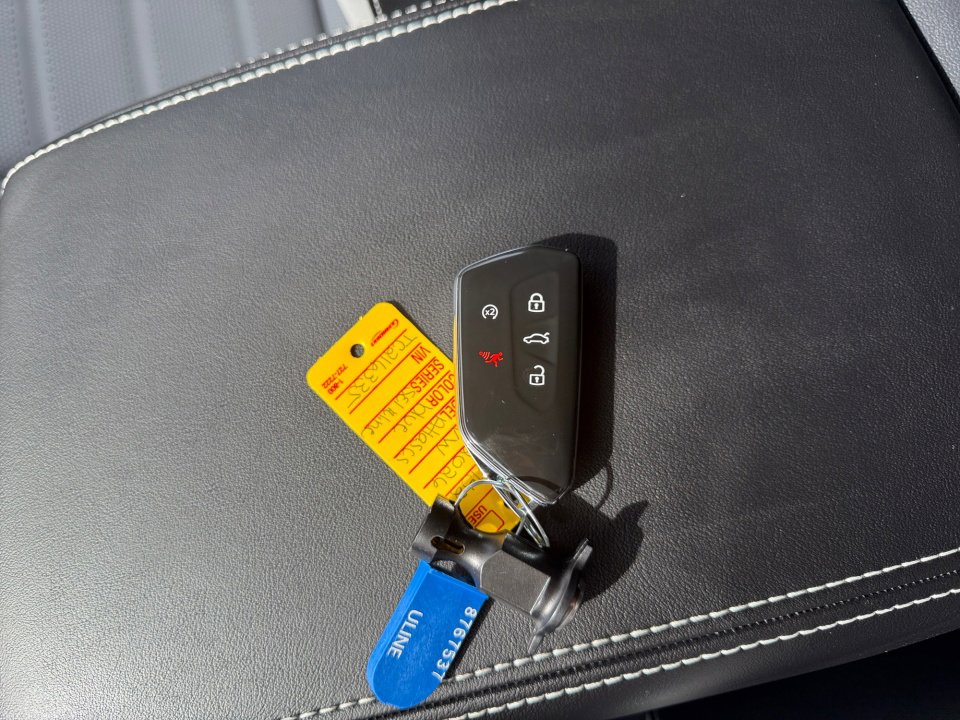 New 2026 Volkswagen Atlas Cross Sport SEL R-Line image 33