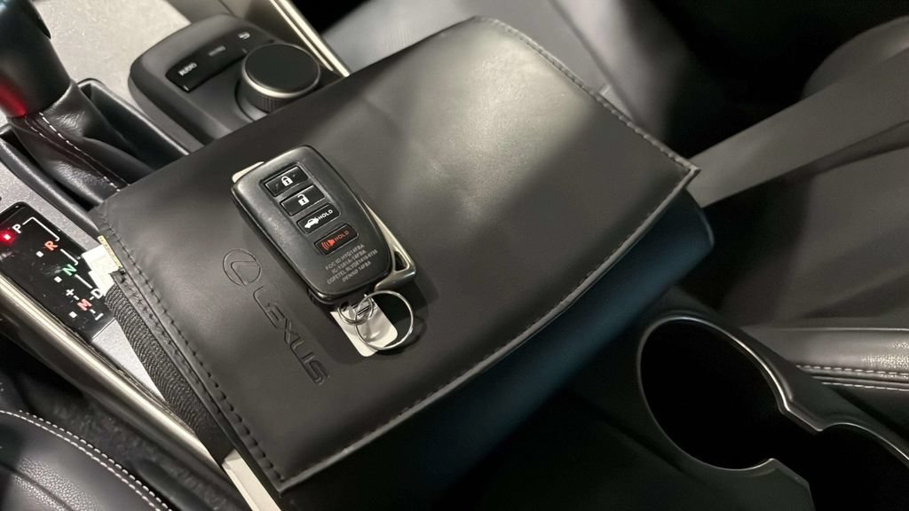Used 2019 Lexus IS 300 RWD image 32