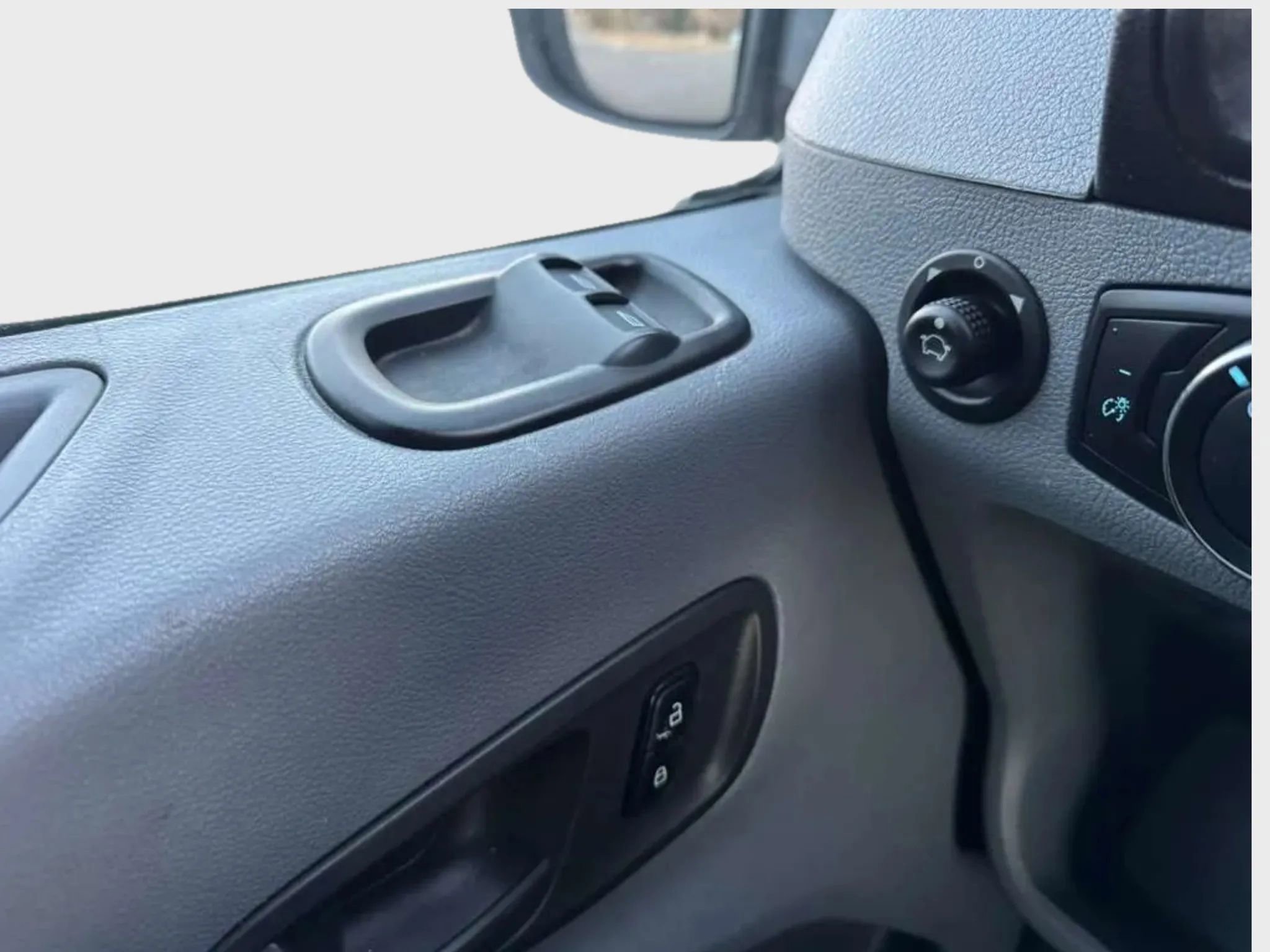 Used 2018 Ford Transit 250 130 Low Roof w/ Exterior Upgrade Package image 11