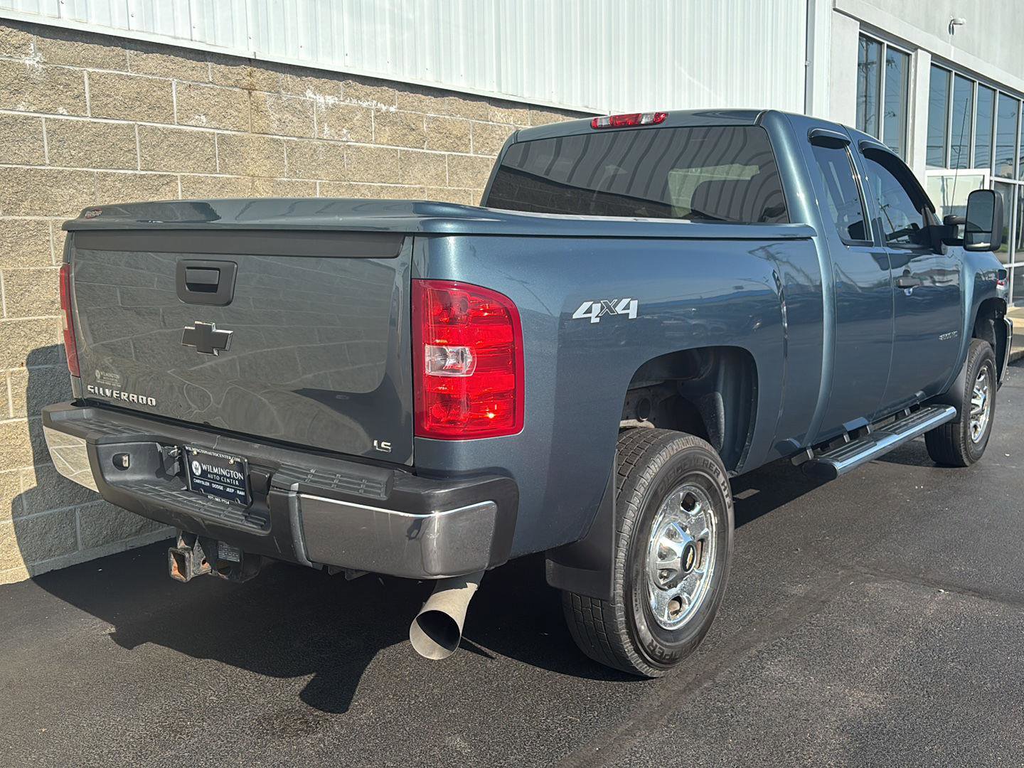 Used 2012 Chevrolet Silverado 2500 W/T AWD/4WD image 3