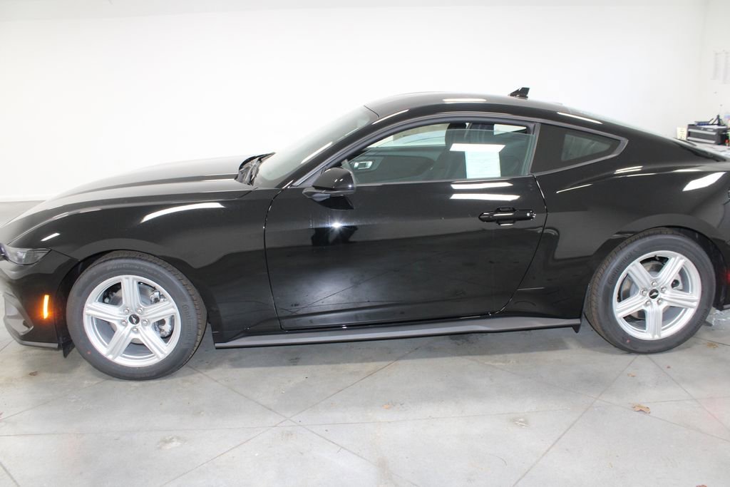 New 2026 Ford Mustang Coupe image 5