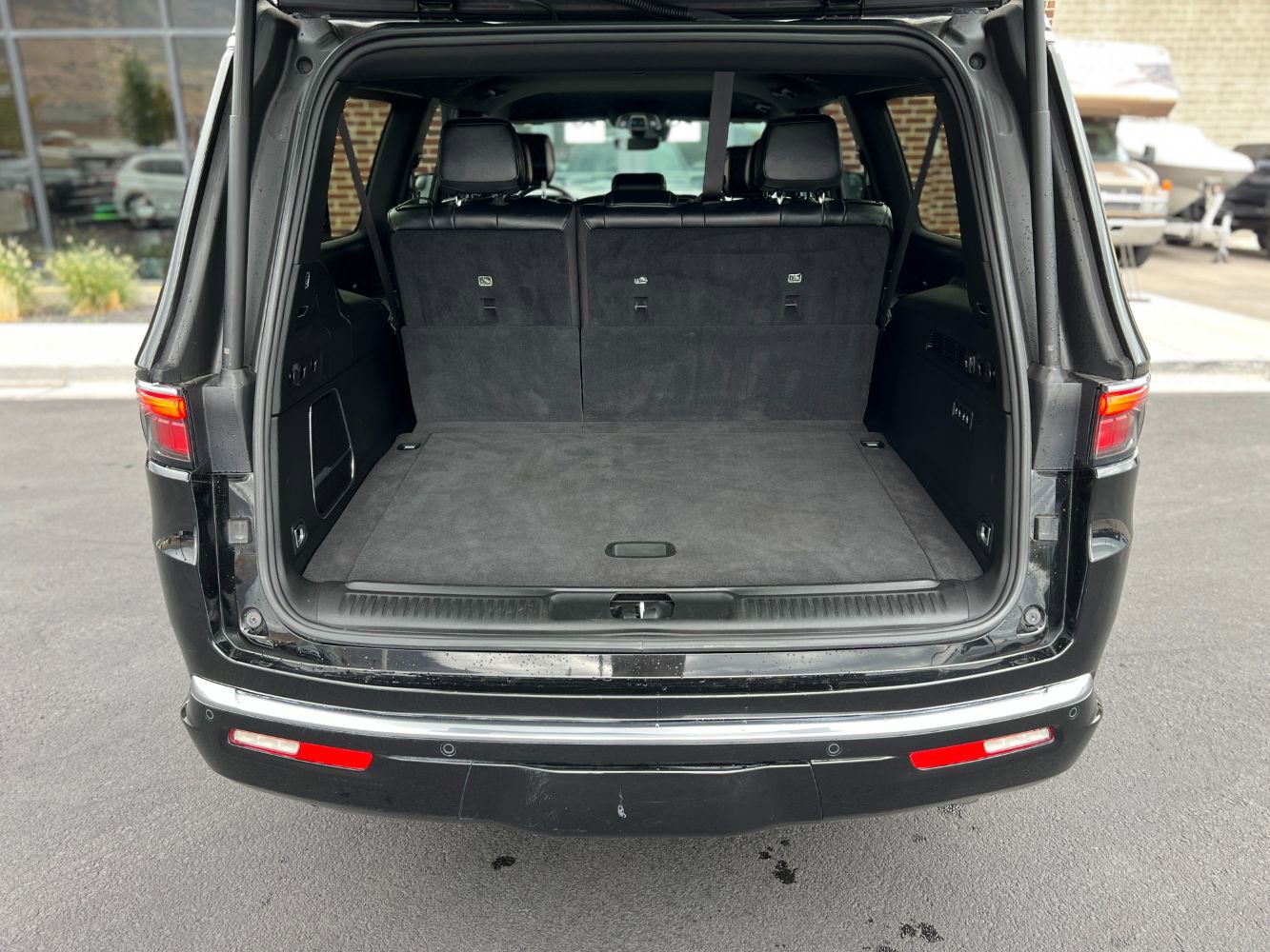 Used 2023 Jeep Wagoneer L Series II image 34