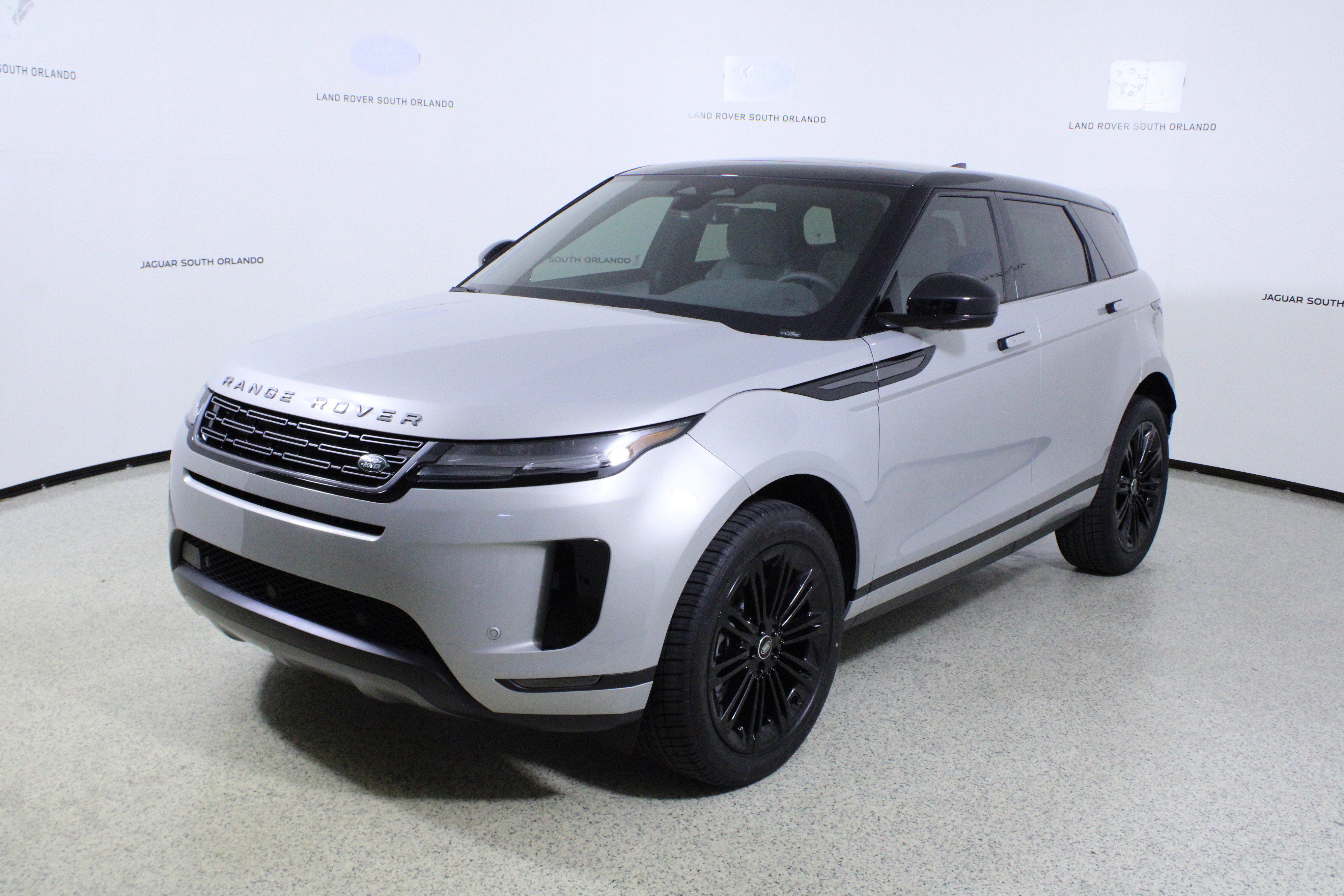 New 2026 Land Rover Range Rover Evoque S image 4