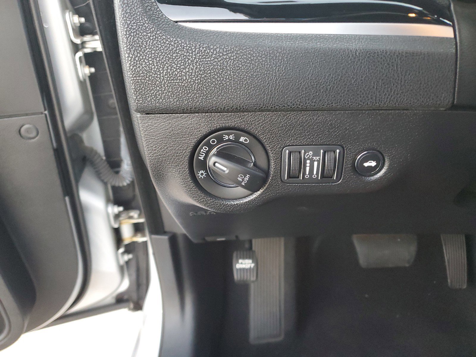 Certified 2020 Chrysler 300 S image 29