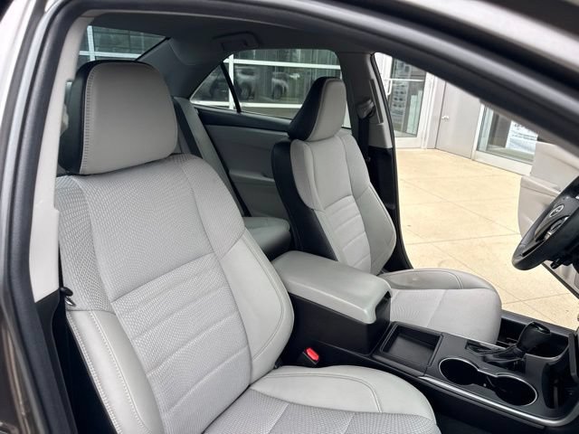 Used 2017 Toyota Camry SE FWD image 30